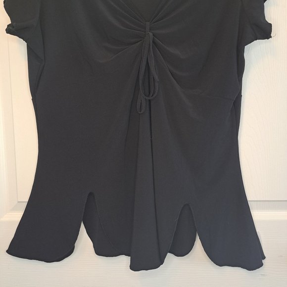 Dynamite Stretchy Black Rouched Tie Front Unique Hem Blouse Plus Size 2 - Picture 3 of 5